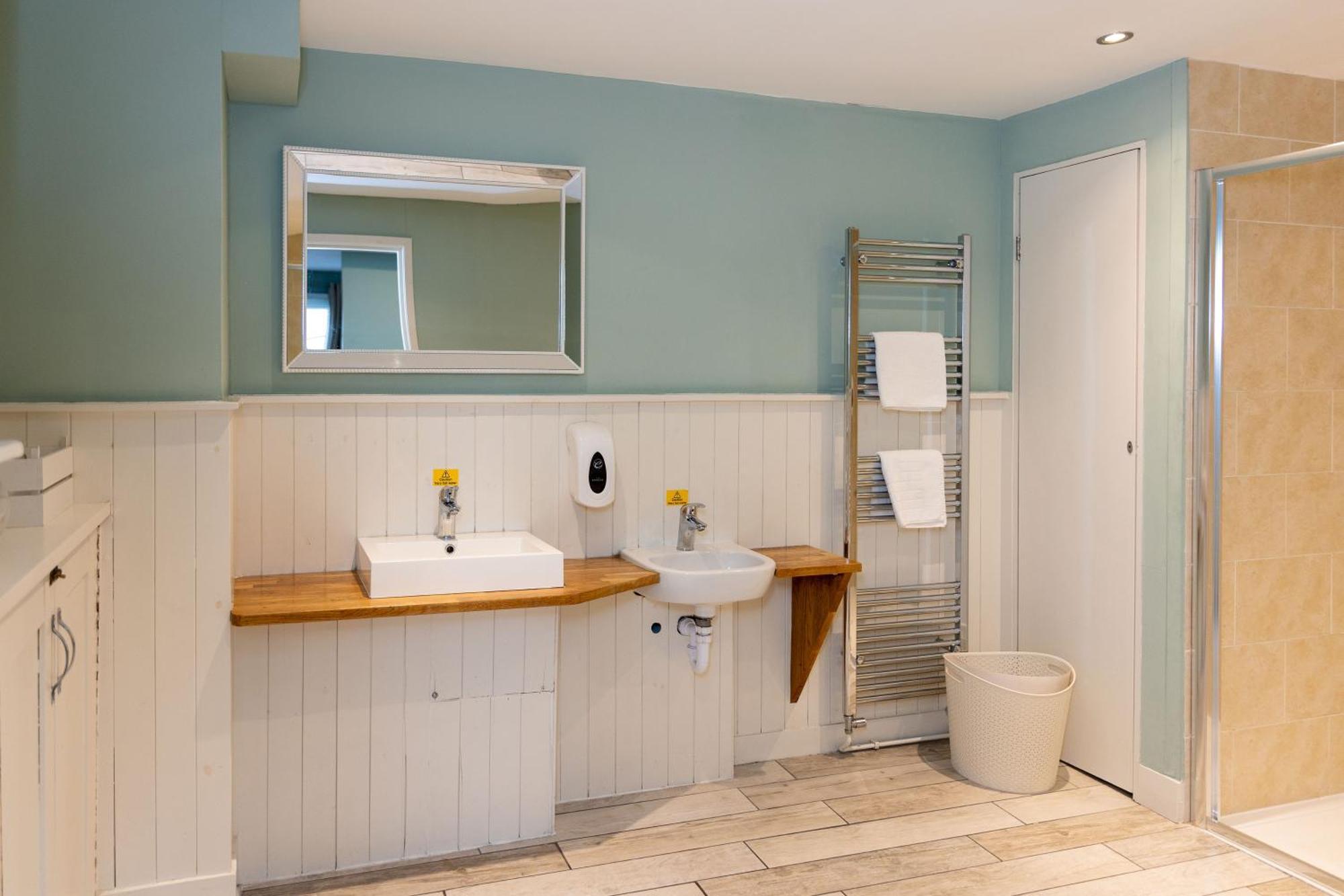 Hotel The Clarendon 3*