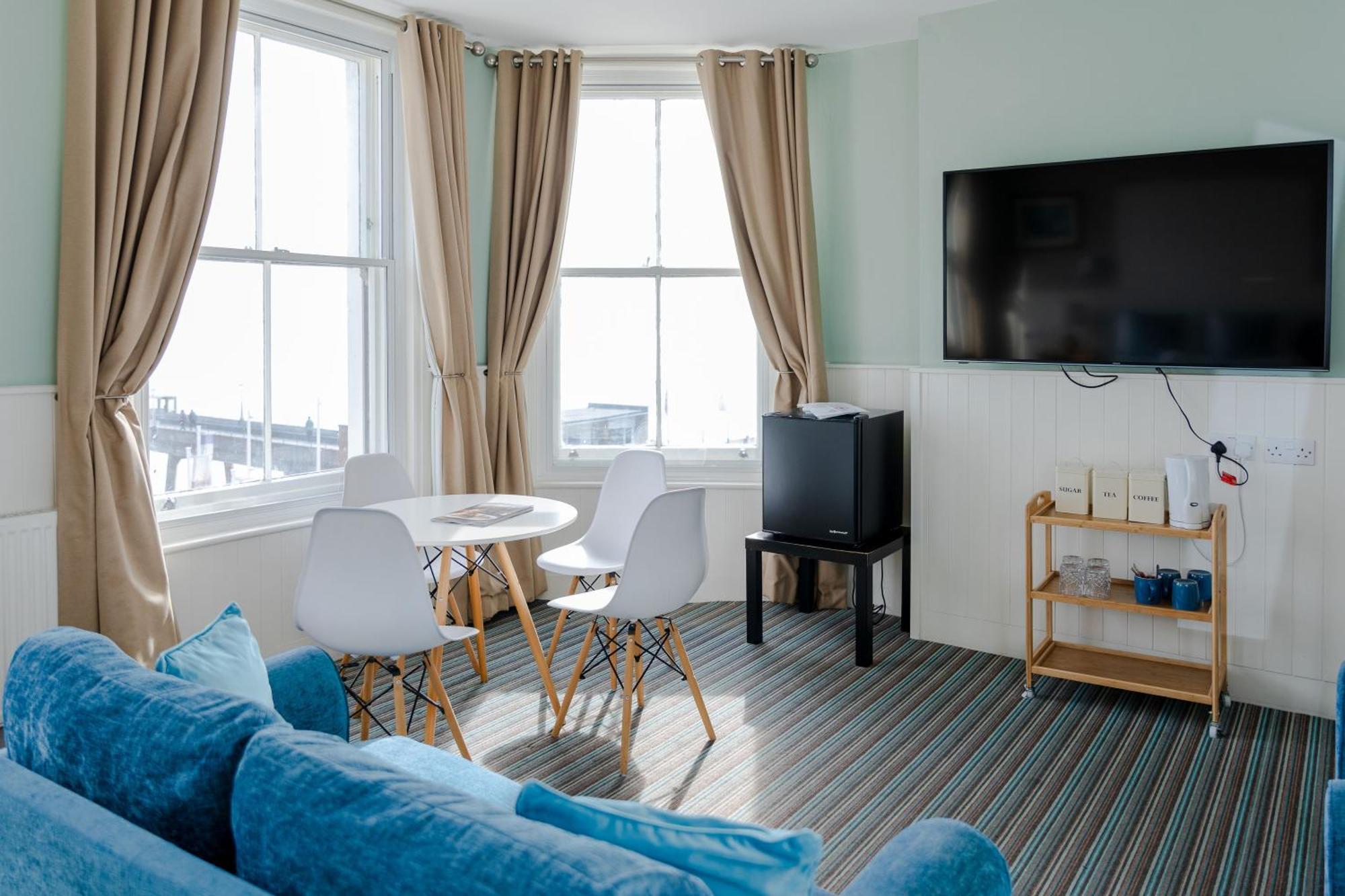 The Clarendon 3*