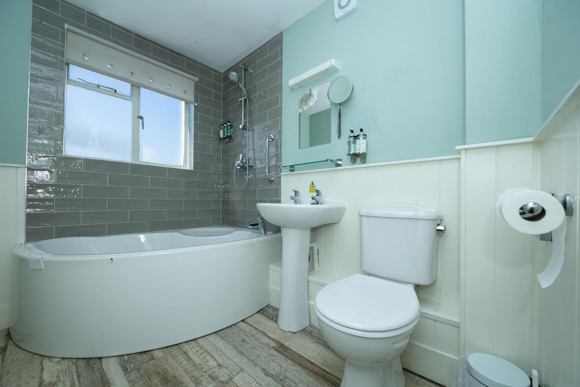 The Clarendon Hotel 3*