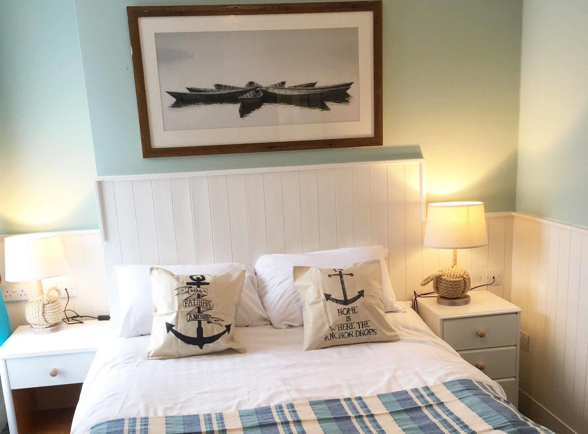 The Clarendon 3*