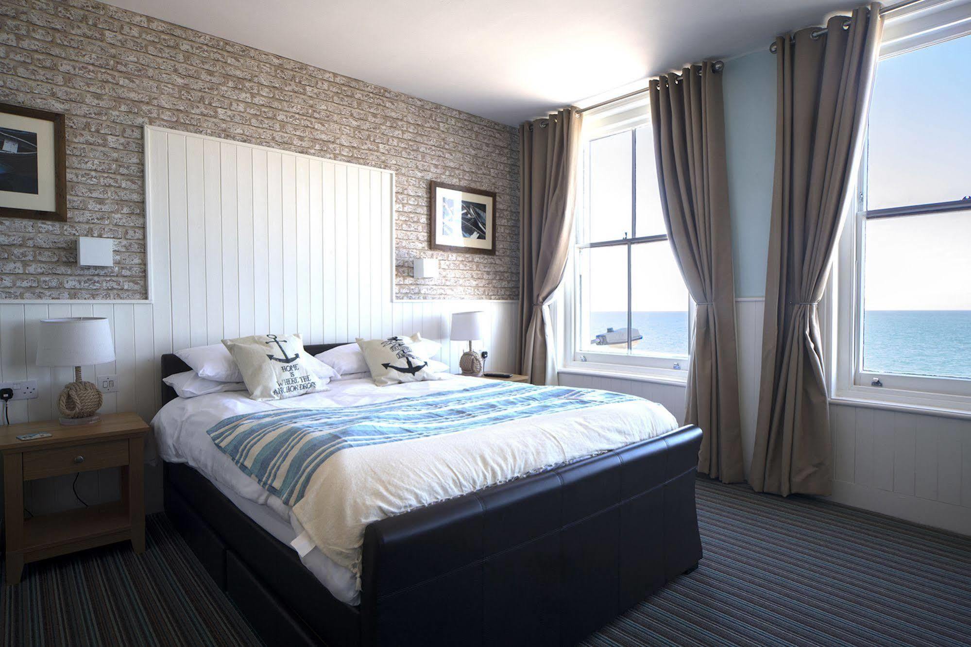 Hotel The Clarendon 3*